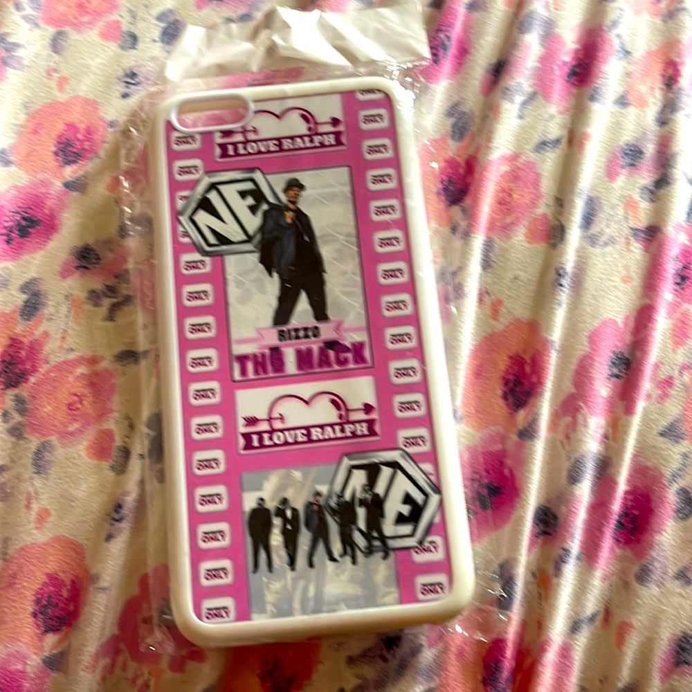 I love Ralph white and pink iPhone 6s Plus case never used